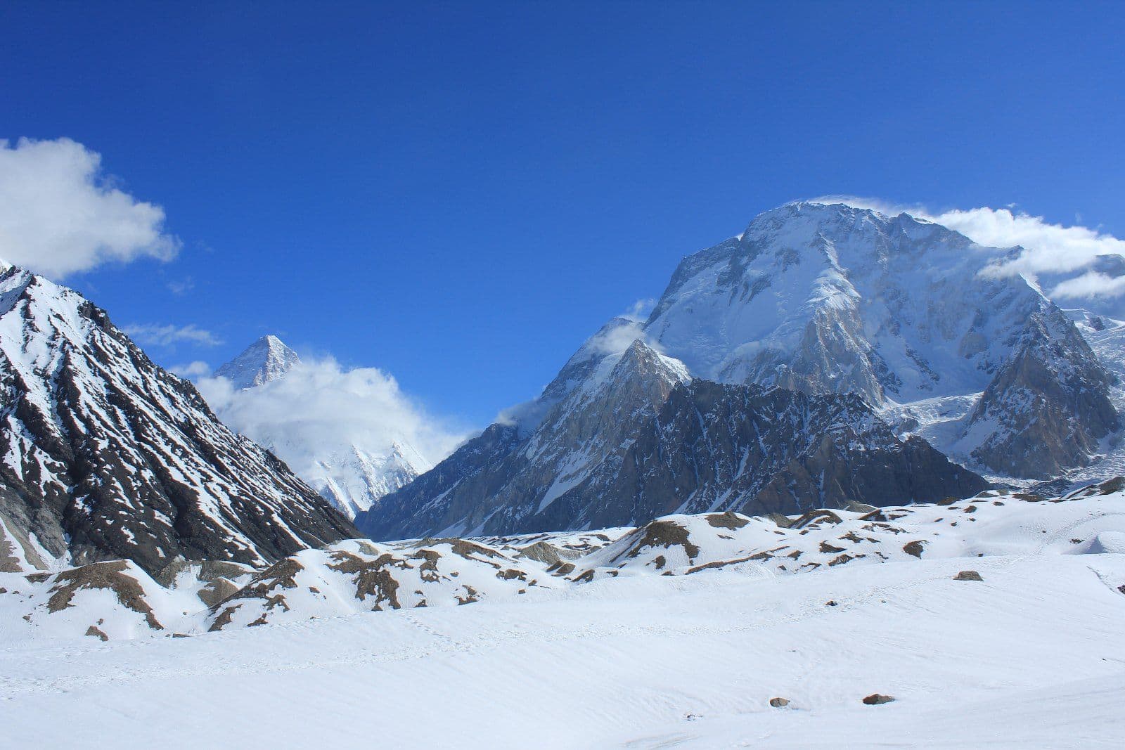 Broad Peak avalanche leaves climbers dead and missing